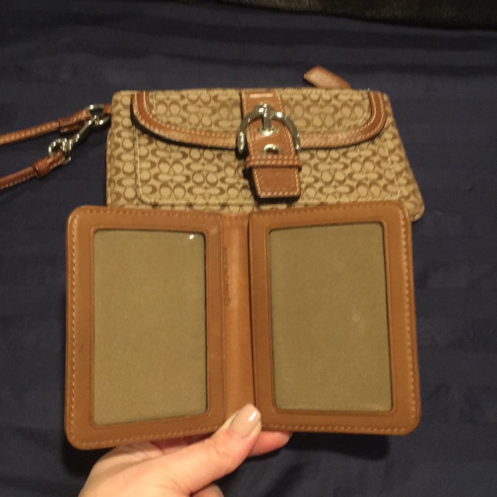 Coach - Picture 5 of 6